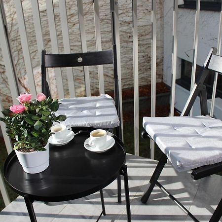 Leo Apartment Free Parking!!! Bratysława Zewnętrze zdjęcie