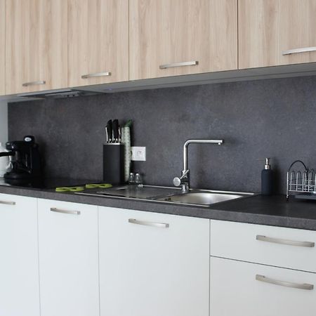Leo Apartment Free Parking!!! Bratysława Zewnętrze zdjęcie