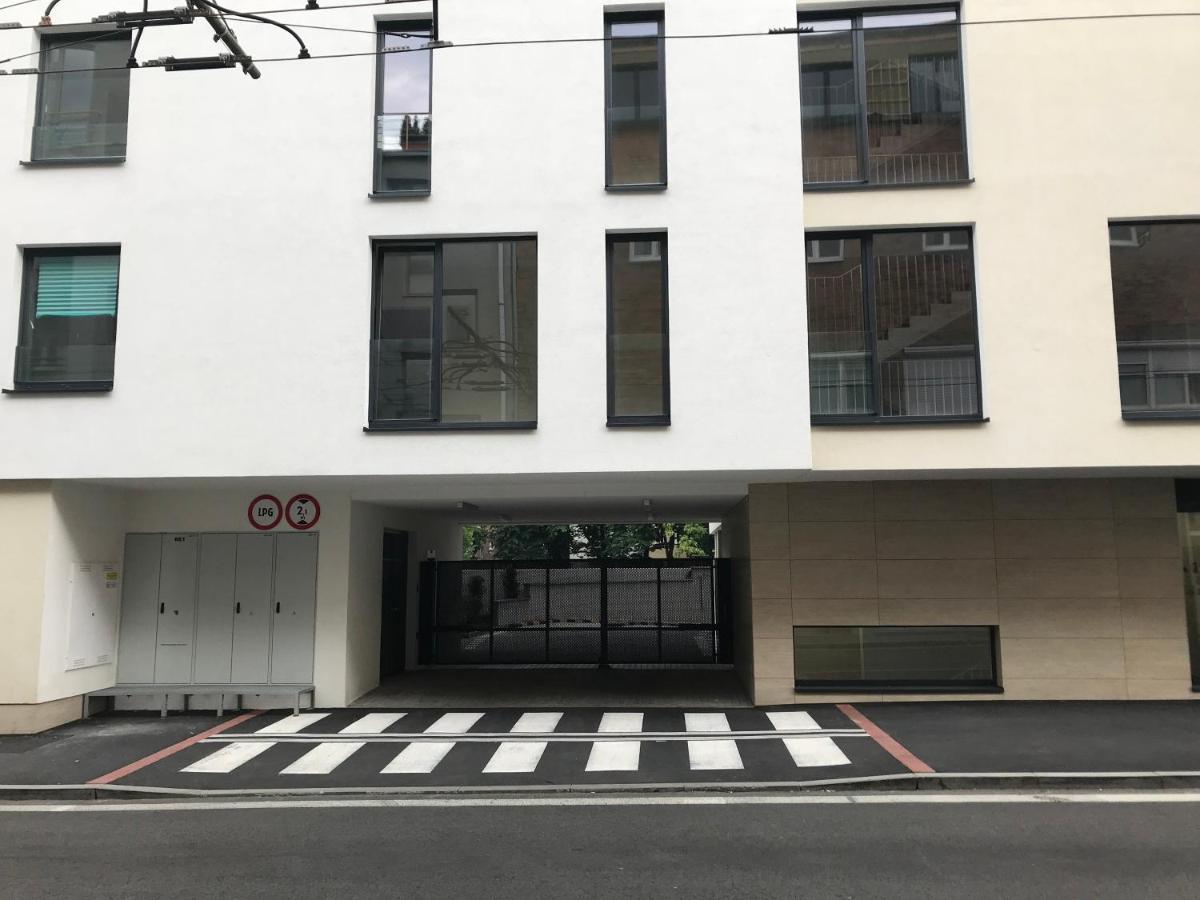 Leo Apartment Free Parking!!! Bratysława Zewnętrze zdjęcie
