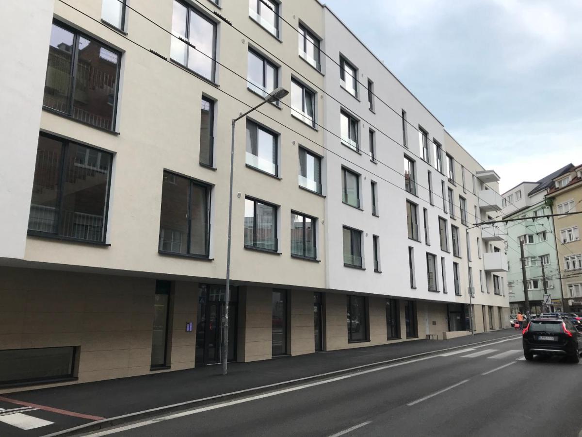 Leo Apartment Free Parking!!! Bratysława Zewnętrze zdjęcie