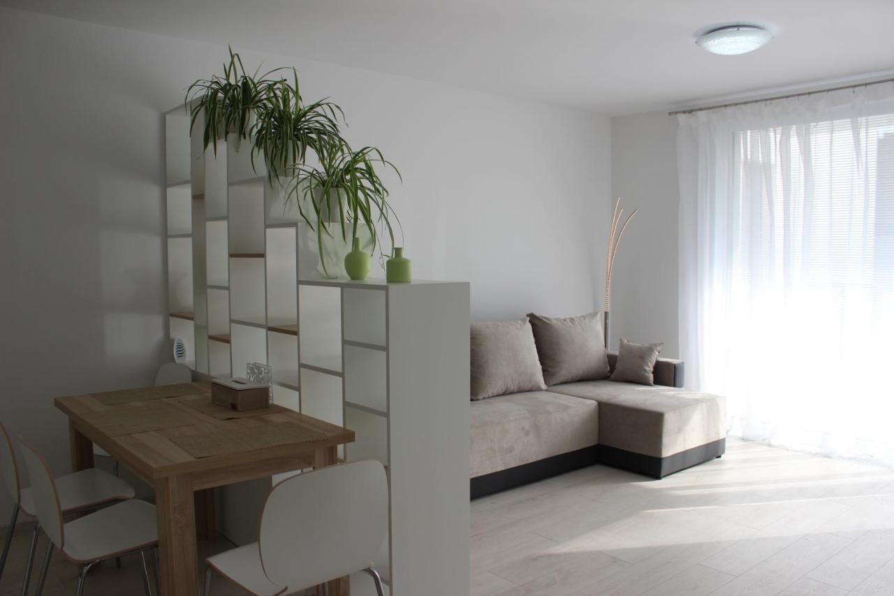 Leo Apartment Free Parking!!! Bratysława Zewnętrze zdjęcie