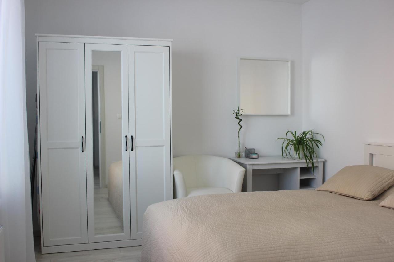 Leo Apartment Free Parking!!! Bratysława Zewnętrze zdjęcie